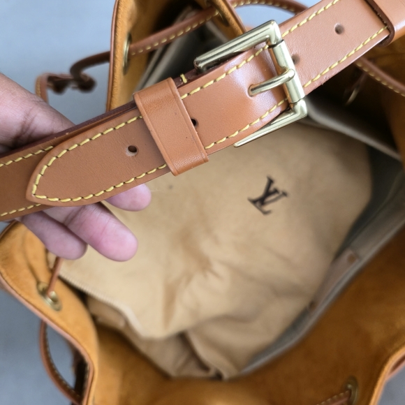 Louis Vuitton Epi Petit Noe in Cipango - Picture 13 of 13